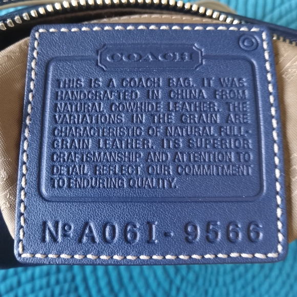 Coach Shoulder Crossbody Bag Adjustable Strap Navy & White Leather Excellent - Picture 2 of 12